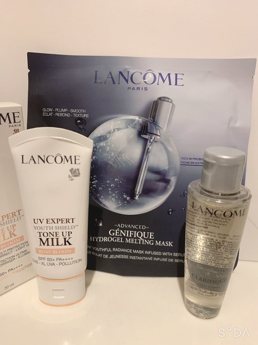 miumiu0572's tweet photo. 今日はLANCOMEで化粧下地を購入✩.*˚
フェイスパックも楽しみだけど、こんな高いのいつ使うか迷う…( .. )

 #LANCOME https://t.co/YcJzeXz9a6