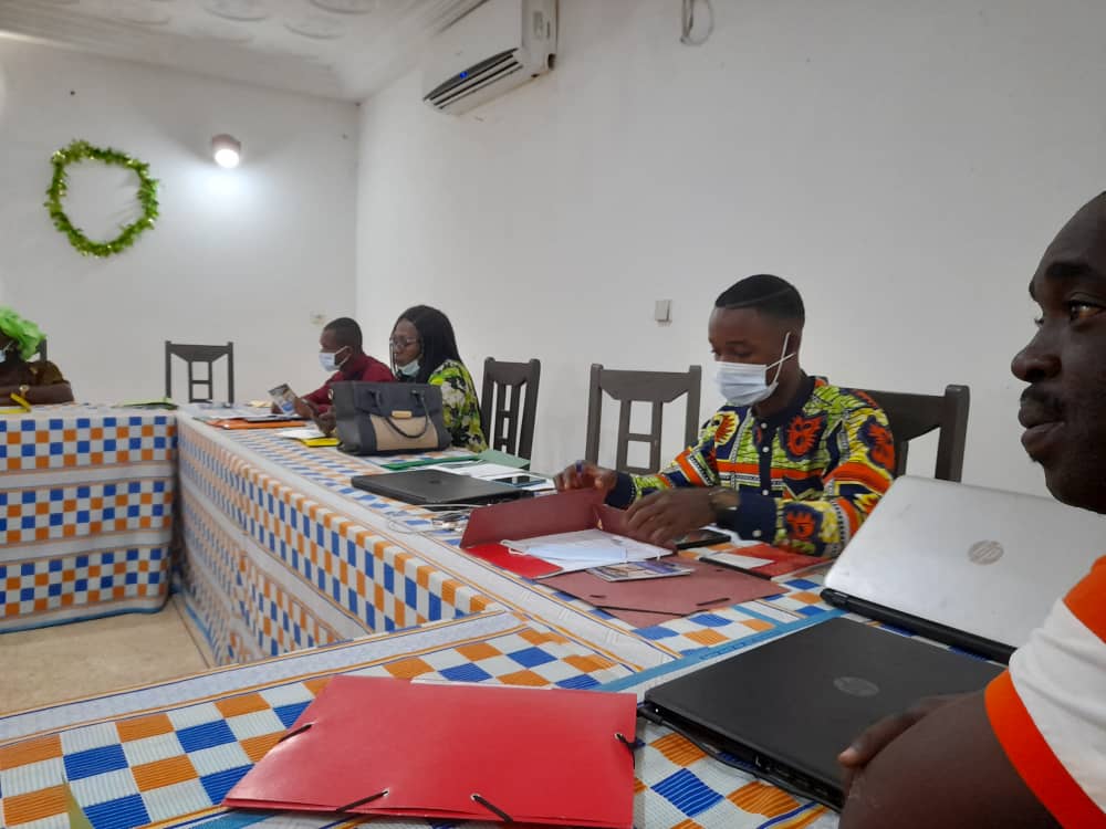 ciddh_officiel's tweet photo. La #CIDDH poursuit ce jour à Daloa  l'atelier de consultation sur la mise en œuvre de la loi de promotion et de protection des DDH
@ISHRglobal @ProtectionInt
@AfricanDefenders
@clement_voule
@Adelaide_ISHR
@StephanieWamba https://t.co/pDAV52v9oh