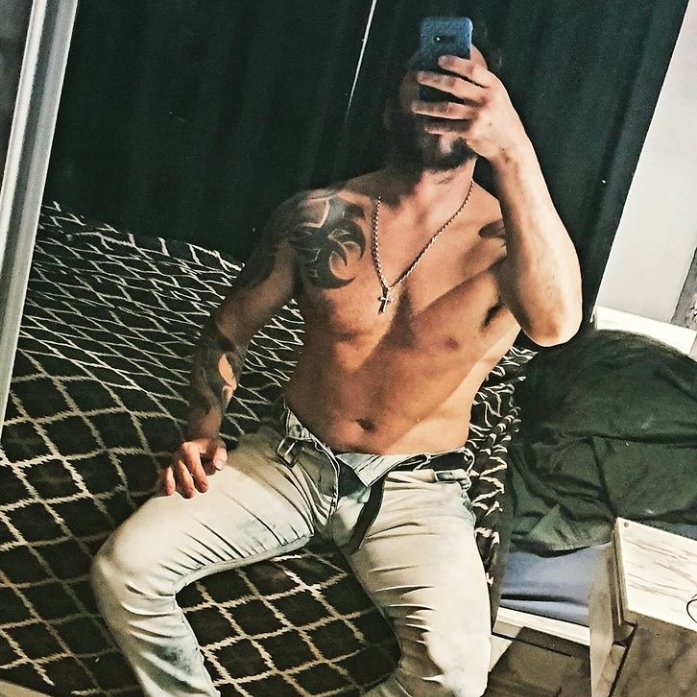 Franco22Ca's tweet photo. Alejandro pavon, Hermoso macho hetero, 35 años, cordobes...
Rt para mas contenido. https://t.co/kWzimjzGVu