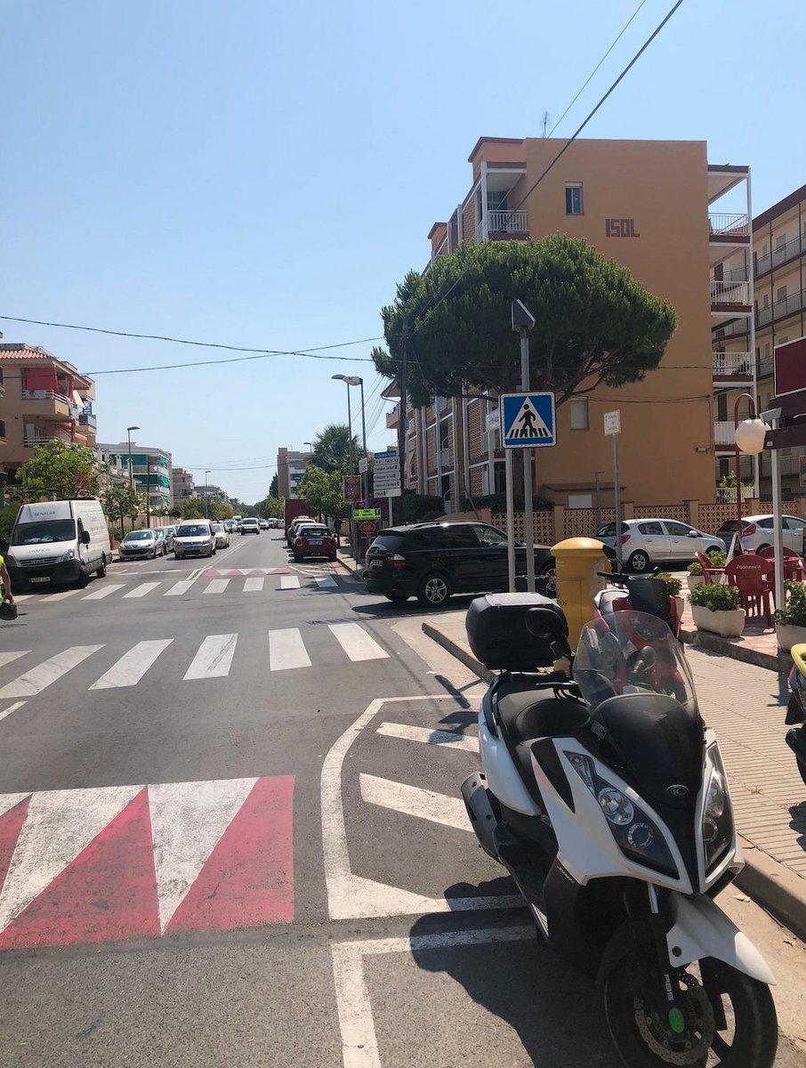 Ajuntamentcunit's tweet image. 💡 Aquests dies s’han acabat d’instal·lar uns plafons lluminosos als passos de vianants de l’Av Tarragona del municipi. 

cunit.cat/noves-senyals-… #AjuntamentDeCunit #ElTeuAjuntament #Cunit