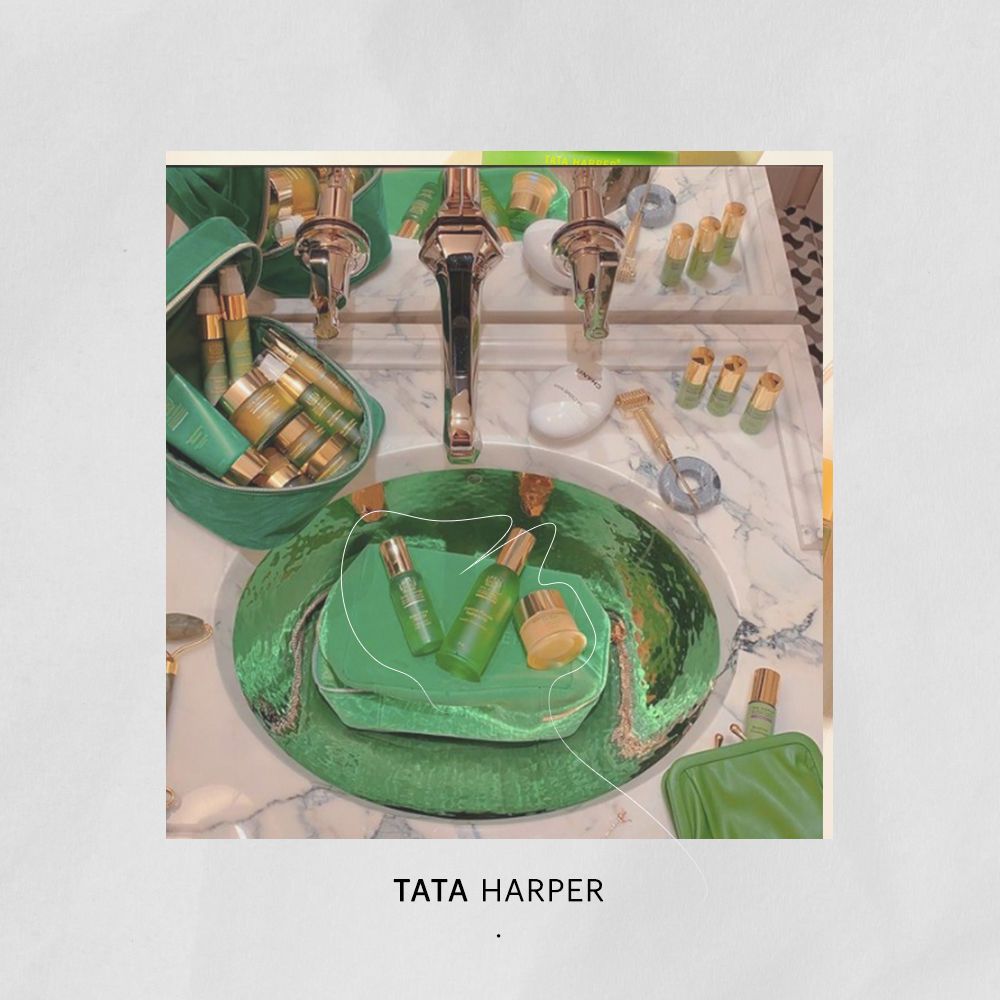 Among <a href="/SheerLuxe/">SheerLuxe</a>'s Sustainable Beauty Brands to have on your radar is <a href="/TataHarper/">Tata Harper Skincare</a>! The "undisputed 'Queen of Green,'" Tata Harper "really does deliver on results....you shouldn't have to choose between natural ingredients and high performance" 💚✨
link: buff.ly/3xW24Ou
