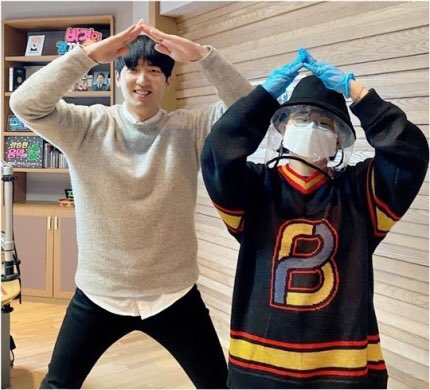 AscensaoBangtan's tweet photo. 📝 No programa da MBC FM4U "Noon Song of Hope"
MC Kim Shinyoung disse: “Os atletas nas Olimpíadas de Tóquio podem solicitar músicas específicas para serem tocadas se ganharem a medalha de ouro e as músicas +
@BTS_twt #KCAMexico #Buttee https://t.co/gSVhttU8UX
