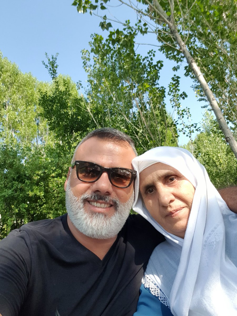 Bana mutluluğu anlat deseler annem yaşıyor der susarım❤