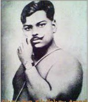 अमर शहीद चंद्रशेखर आज़ाद, तिवारी और जनेऊधारी हैं, इस पर मैं कल भी अटल था, आज भी अटल हूँ. जिनको आपत्ति है, उनके मरे हुए आत्मगौरव के लिए दो मिनट का मौन! #जियो_तिवारी_जनेऊधारी