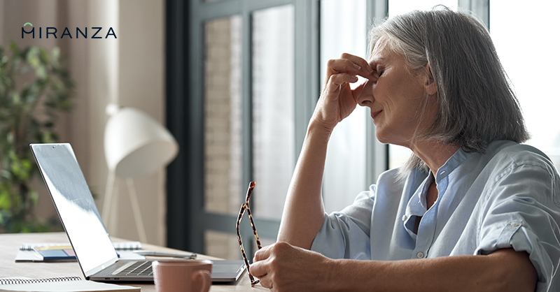 GrupoMiranza's tweet image. Hoy, Día Mundial del Síndrome de #Sjögren: ¿Sabes qué tiene que ver esta enfermedad autoinmune con la #oftalmología? 👉 Afecta a las glándulas lagrimales, disminuyendo su producción y provocando #ojoseco. Lo padecen más las mujeres, normalmente a partir de los 40-50 años.