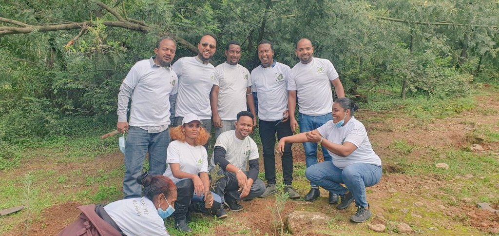 HelawiSewnet's tweet photo. The coordination and suppprt from this year's #GreenLegacy organizers at City and Subcity levels was extremely commendable. Our gratitude goes to their officers and leadership! #አረንጓዴአሻራ2013 #GreenLegacy2021
#Ethiopia #ResilientlyOnwards https://t.co/tPqKZGrvYp