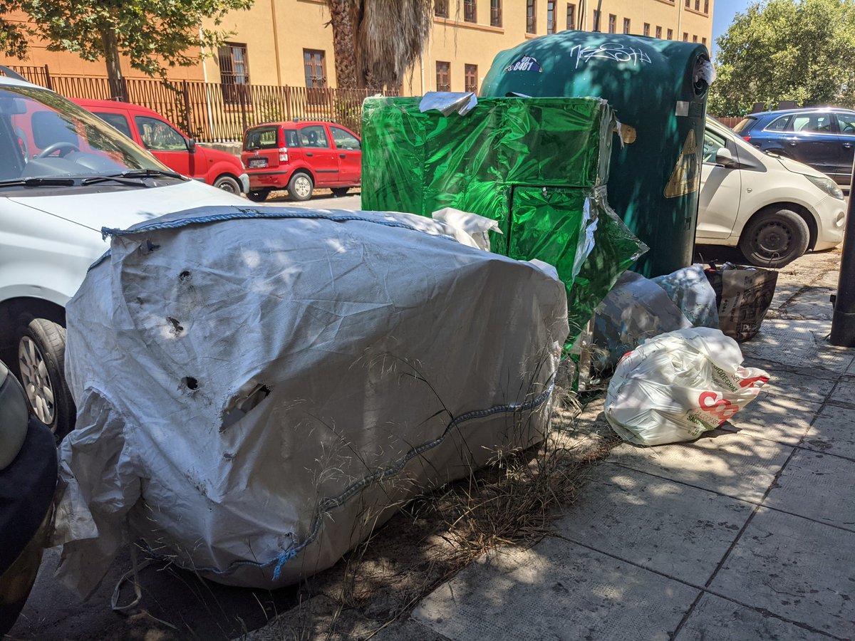 aborruso's tweet photo. .@RapPalermo segnalo per l'ennesima volta un grave mancato spazzamento e abbandoni; più strani grossi sacchi. Perché non interviene nessuno? cc @ComunePalermo
Nei pressi di Via Damiani Almeyda, 5, 90141
https://t.co/zBmun2Qufz #tw2RAP geo:38.13136,13.34668 https://t.co/P0u6suSroq