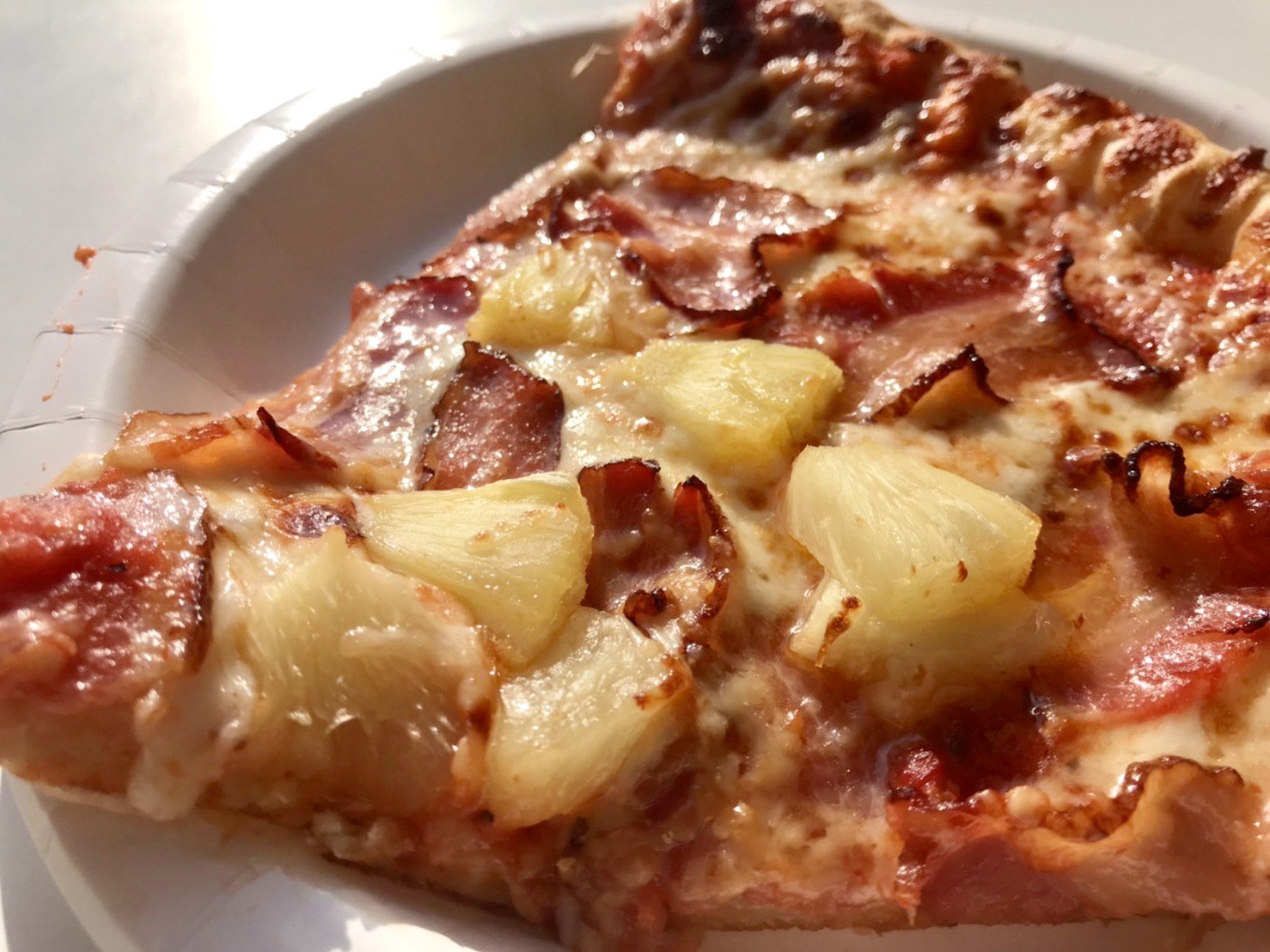 Twitter 上的 コストコ節子 フードコートにハワイアンピザ出てましたー ベーコン チーズの塩味に パイナップルからあふれ出る甘みがすごく合う T Co Y1wbwisbsp Twitter