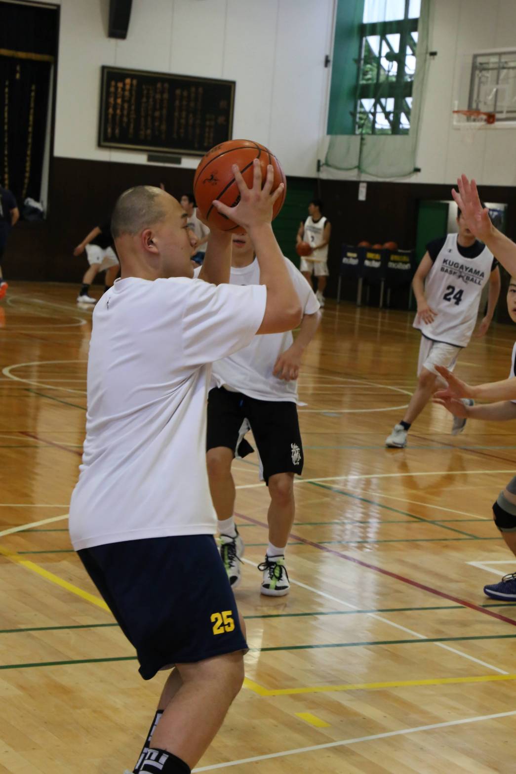 Twitter 上的 公式 國學院久我山高校バスケ部 部員紹介 鈴木 汰空 2年 F 175cm 80kg 出身中学 江東区立深川第四中学校 志望動機 全国レベルでバスケットボールをするため 将来の夢 人を助ける仕事 目 標 辛くなった時もう一歩前に踏み出せるようになる