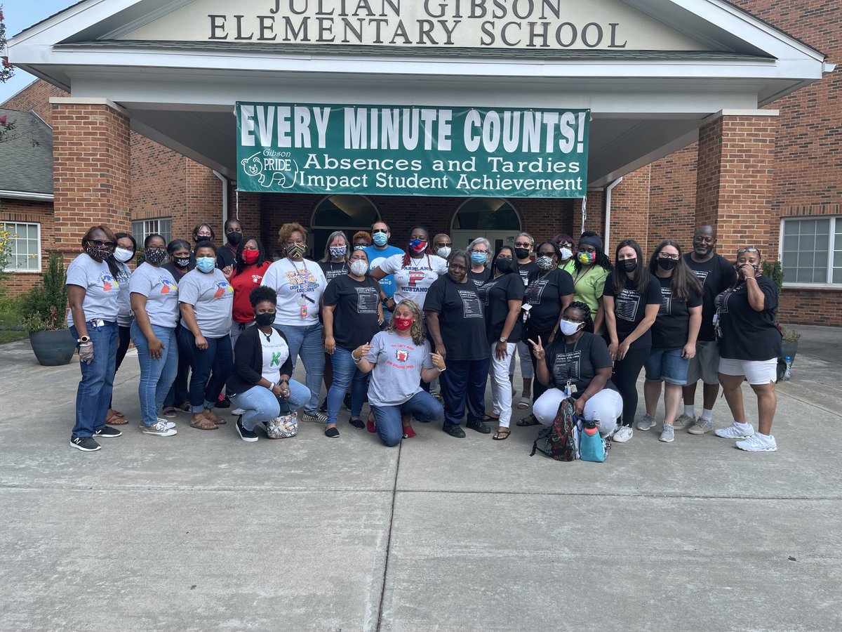 The RISE at Gibson site ended spirit week with Rep your school day! Scholars and staff did a great job of showing their school spirit! 🤗❤️❤️