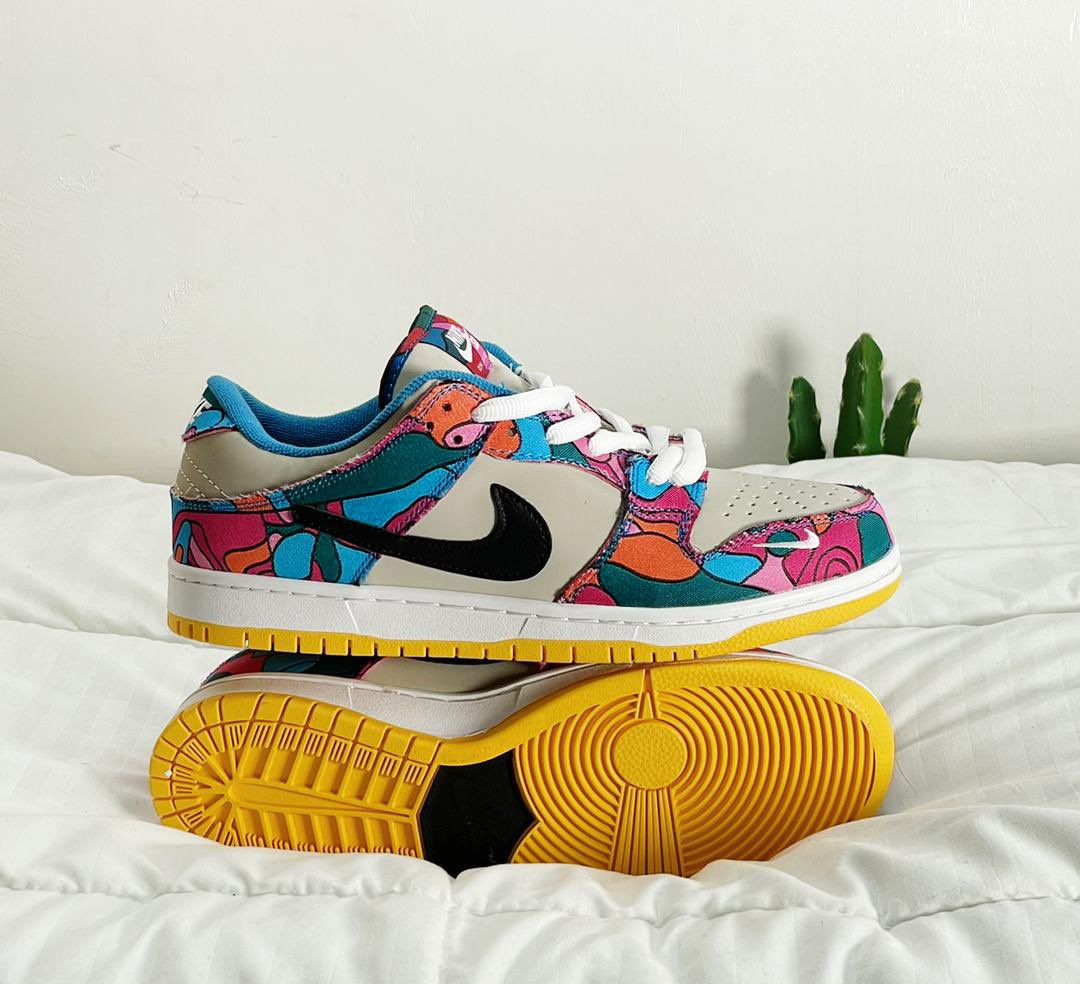 darse cuenta literalmente audible Kicks Pro on Twitter: "Nike SB Dunk Low “Parra” Now available in store  Size: 40-45 PRICE: N26,000 Worldwide delivery!! #adidas #adidasoriginals  #nike #sneakers #alexandermcqueen https://t.co/Yrm6vrDxzl" / Twitter