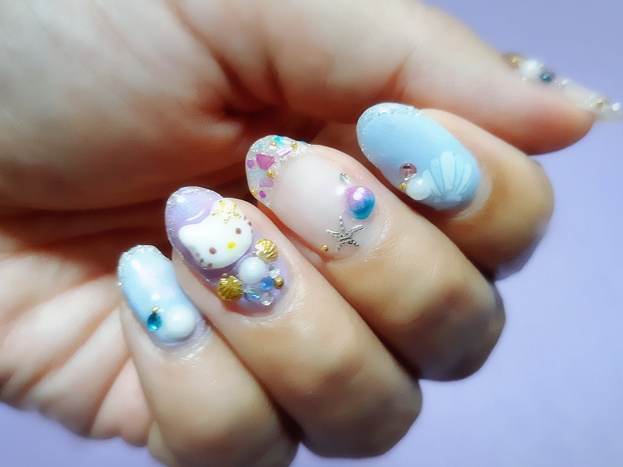 ℳꭵ 夏ネイルは 誕生日近いから好きなキティちゃん3dもあれもこれもってやってたらカラフルに 笑 キティちゃんいい感じ出来たけどハイビスカス は娘に桜 って言われた 夏ネイル キティちゃんネイル シェルフレンチ セルフネイル ジェル ネイル ℳꭵ 夏ネイルは 誕生日近いから好きなキティちゃん3dもあれもこれもってやってたらカラフルに 笑 キティちゃんいい感じ出来たけどハイビスカス は娘に桜 って言われた 夏ネイル キティちゃんネイル シェルフレンチ セルフネイル ジェル ネイル