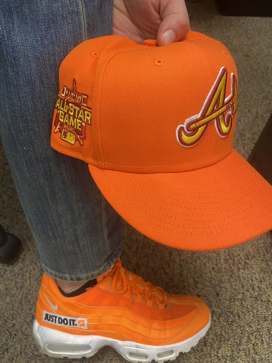 WINnagle's tweet image. Had to do it #daybreakers #lovetheswoosh #fullfitfriday @HatClub @EVOLbrims