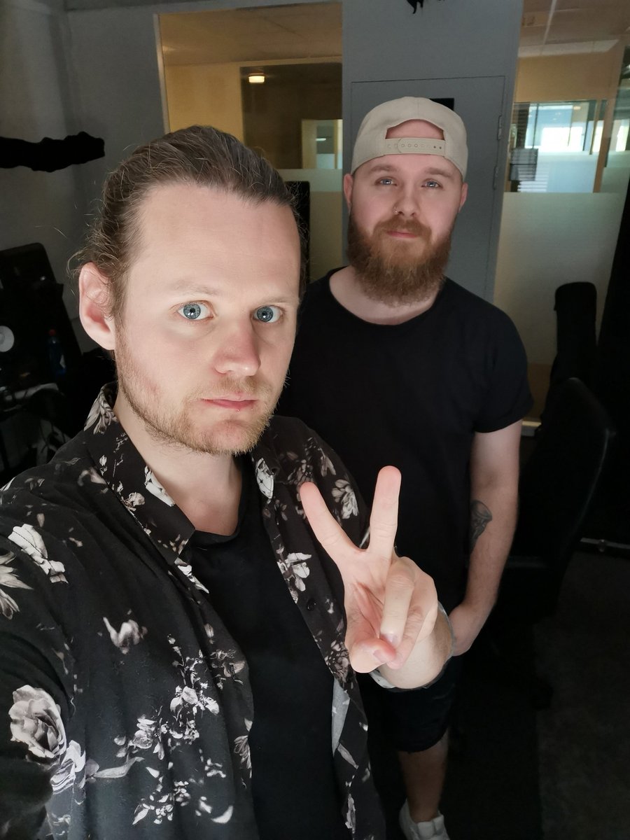 Spillpodden1's tweet photo. "5 spill du kan ta med på feire"
Er ute nå.
Ole er altfor seriøs på dette bilde. Men sånn er det. 🤷 https://t.co/CeoA2Gj5Iv