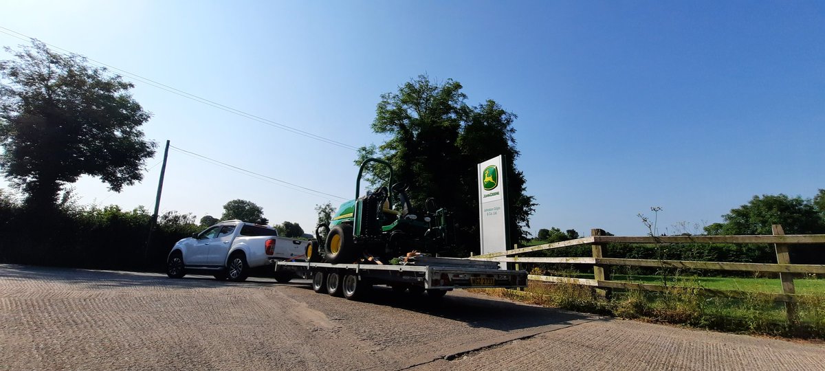 RickyNei11's tweet image. Many thanks from all at @JohnstonGilpin to Vinney and greenstaff for choosing the awesome @JohnDeere 8700A to maintain their fairways. Thank you to @CairndhuGC for the purchase. #professional #techcontrol @greenkeepingire @PitchcareIRE 🚜☝️⛳