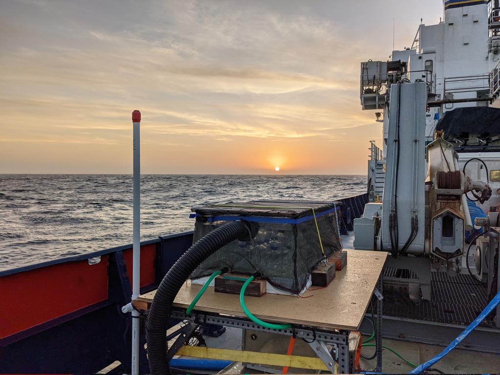 Off Pt Sur now. More trace metal clean incubations 🤙 <a href="/cce_lter/">CCE_LTER</a> #P2107