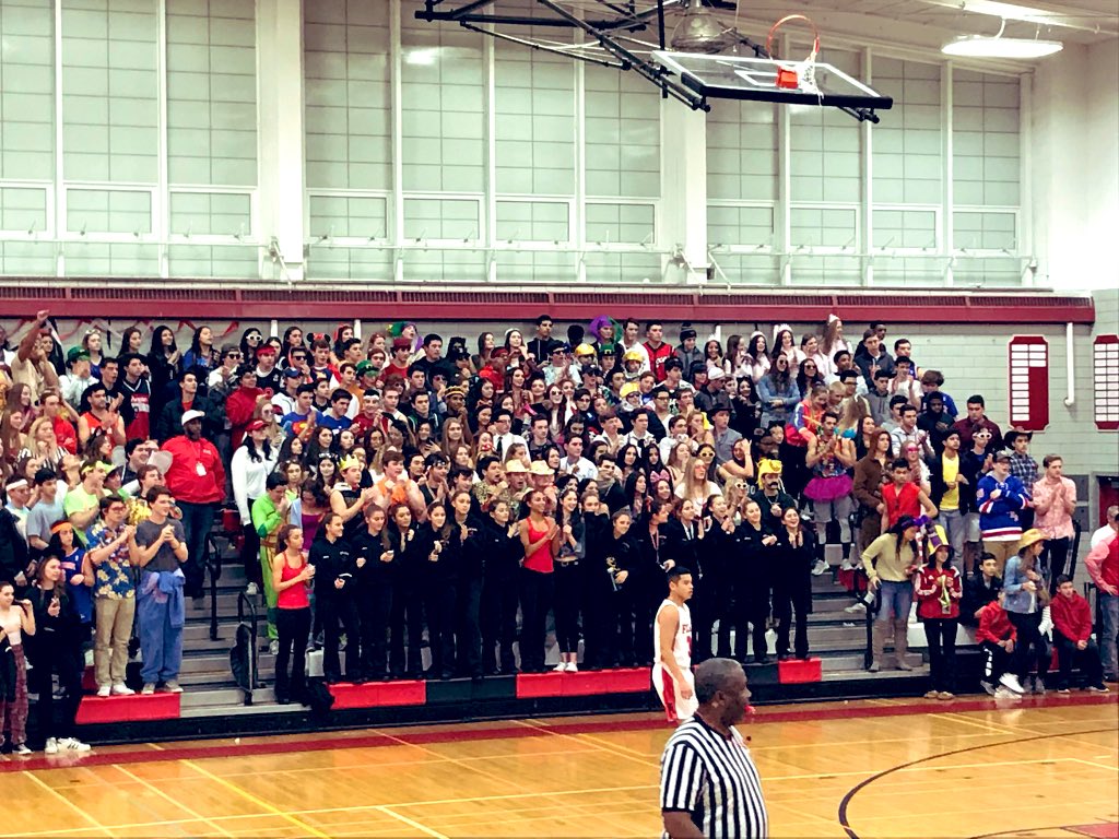 FLBasketball's tweet photo. One Team, One Community, One Goal #foxesup #standingroom https://t.co/vGZFhbMqWa