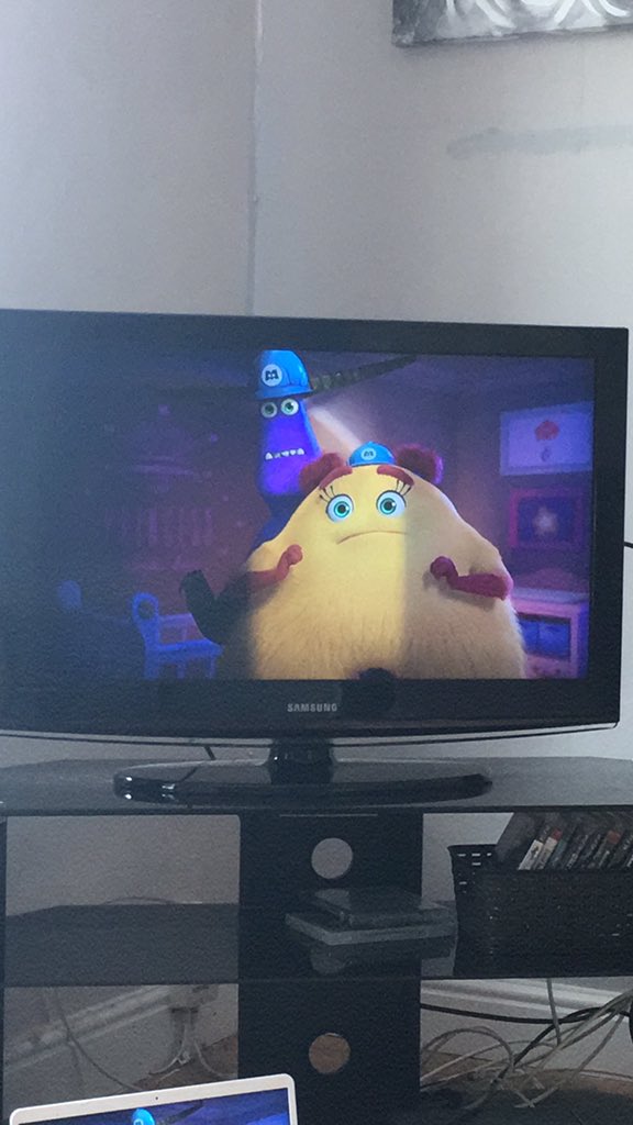 spookybabeX's tweet photo. #MonstersAtWork https://t.co/b3tTJ7XGLe