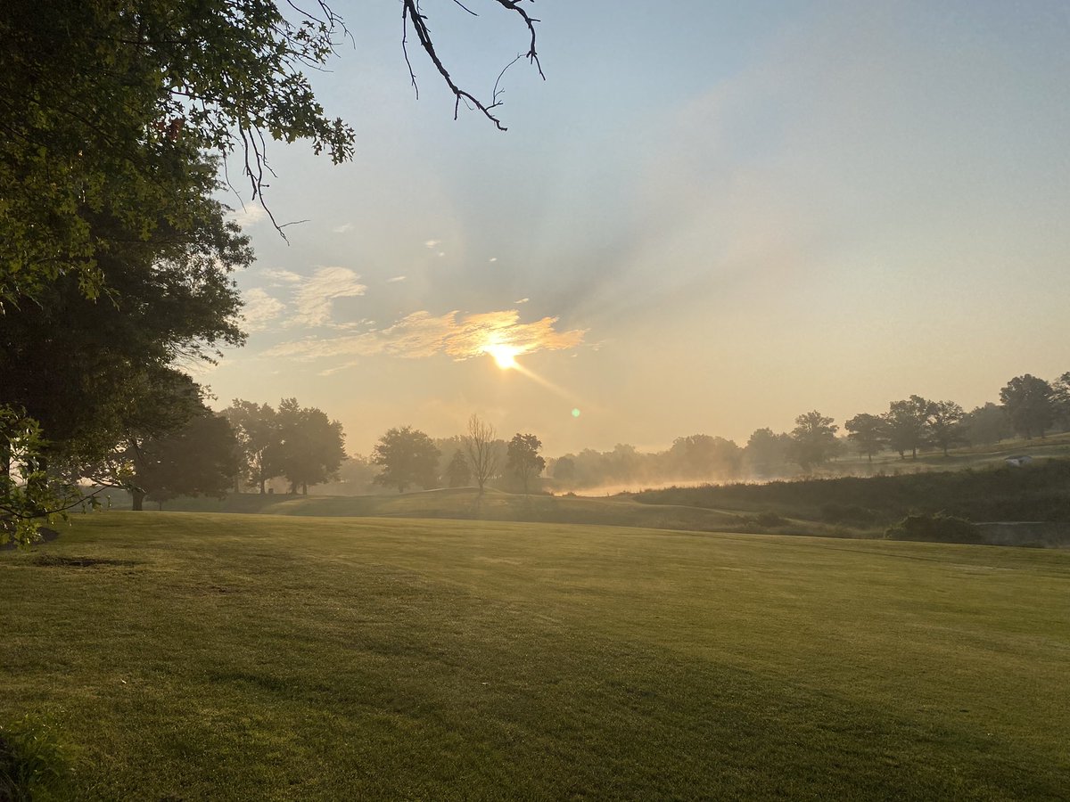 UniversityTurf's tweet image. 61 degrees and a morning like this one really can’t get much better!!