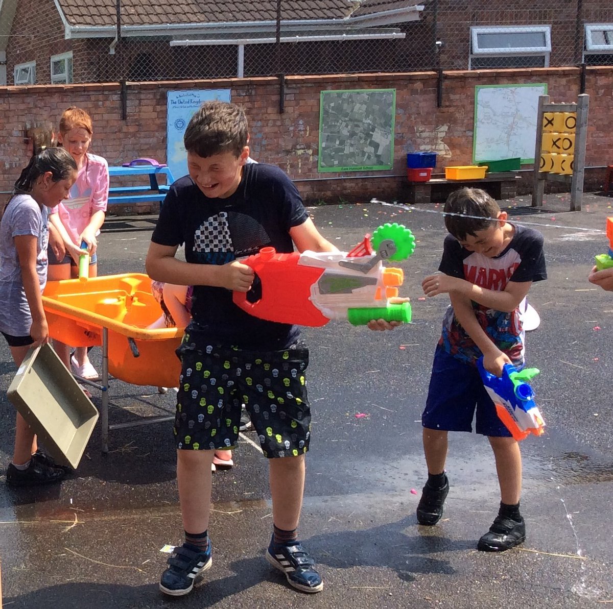 TheHuntspills's tweet photo. A fun last day for our pupils at East Huntspill Academy yesterday, what better fun than ice cream and a class water fight.  @NevilleColes @LisaDadds #THPA https://t.co/IP7nAS0ly3