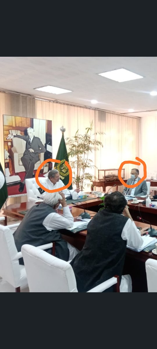 ehtivio's tweet photo. Where is your mask #ShafqatMahmood???
 #ShafqatMehmood #لبیک_پرموشن #cancelboardexams2021 #CancelExamsSaveStudents #exams2021 #cancelallexams
#wewantpromtion #CoronavirusPandemic #NCOC https://t.co/iBBf1GtLef