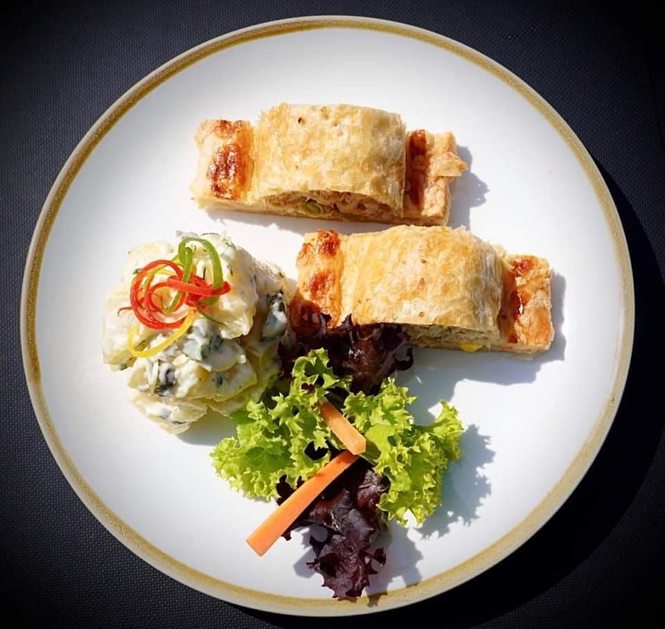 Wow….Today we are offering these amazing specials. Bulgar wheat and chickpea Moroccan salad, with or without chicken. Alternative Tuna Strudel with potato salad.
Our soup today : Cream celearic or carrot and coriander.