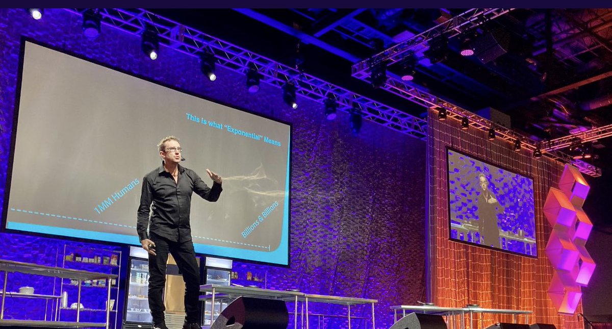 KathrynFrankson's tweet image. A week of IRL keynotes, networking and entertainment ♥️🤘
#catersource #thespecialevent