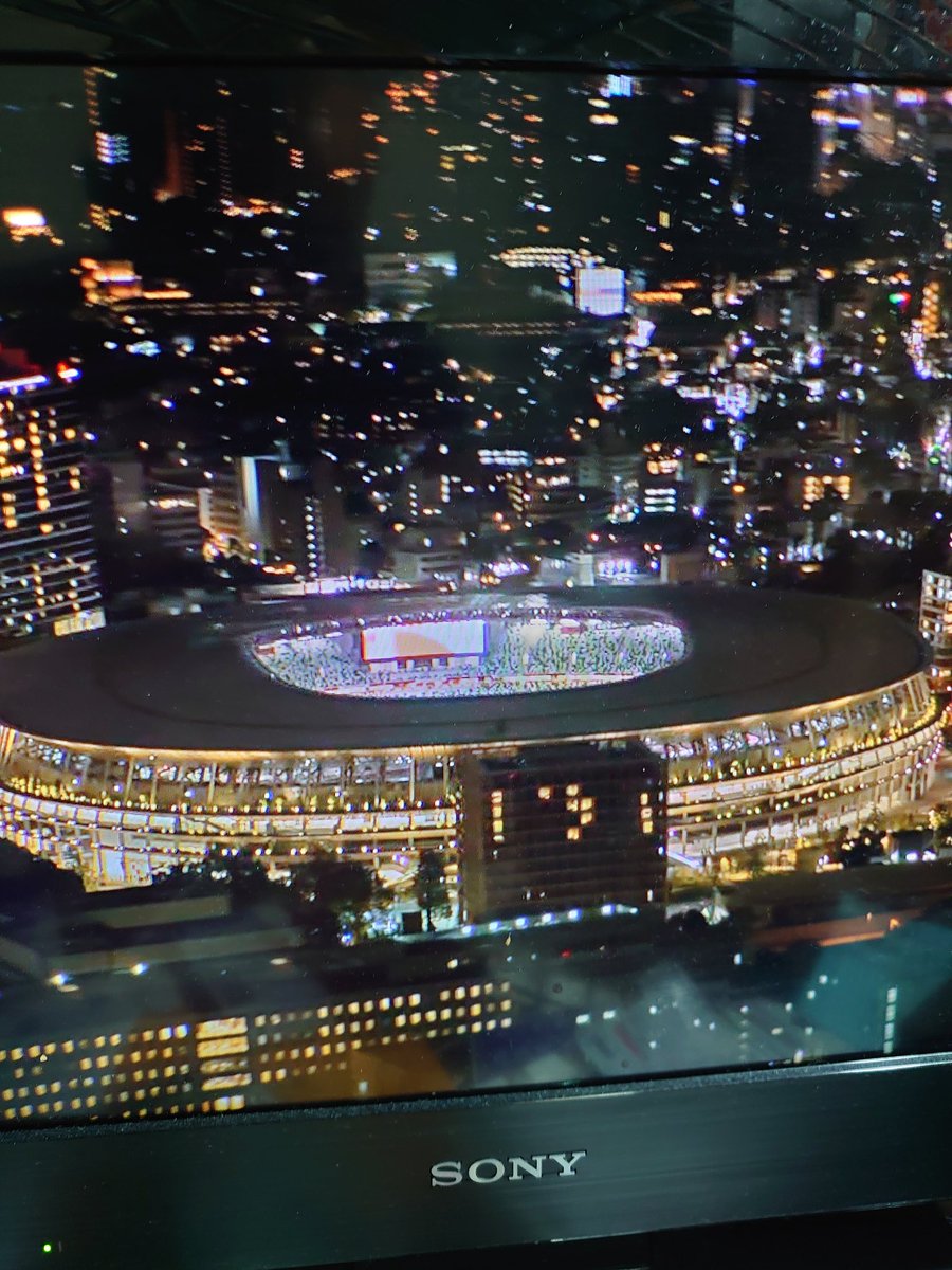 lunatic_tk's tweet photo. 東京オリンピック開会式、色んな想いが感じられて泣ける。
世界中から集まってくれていること、この日まで色々な準備を進めてきてくれた方々、新型コロナウィルスにことで無観客開催になっている悔しさ。
安全安心に成功させることが出来れば。。。 
#東京2020 https://t.co/zRU02X9fvt