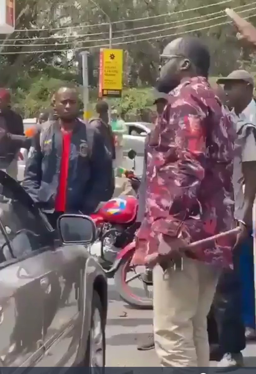 duncan_TheGreat's tweet photo. Robert Alai and Ringtone are being used to distract Kenyans from the Rigathi Gachagua's arrest . Deep state 😆
#MosesKuriaForDp 
#RigathiGachagua 
#kiambaa
#BreakingNews https://t.co/Vg9F9IsjHD