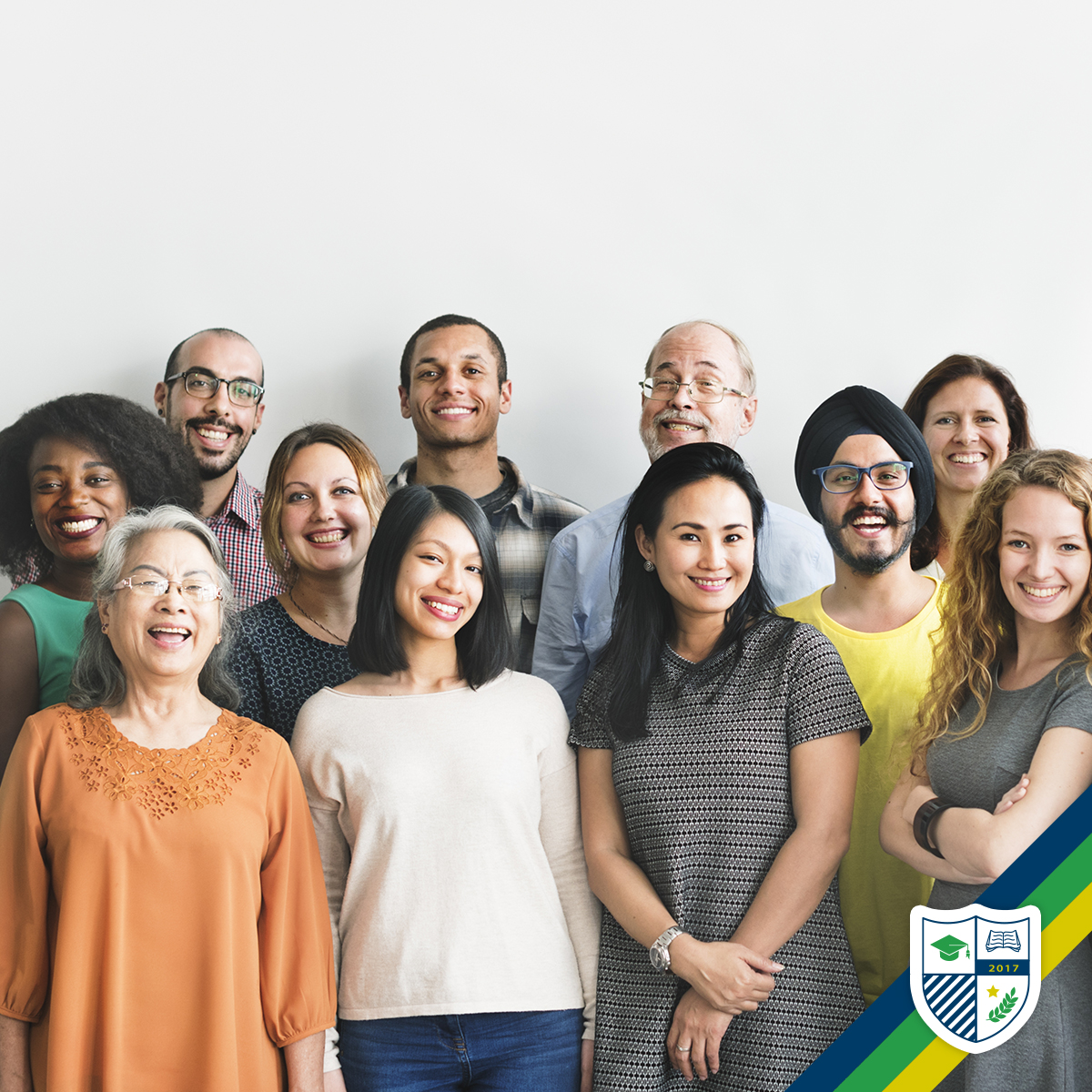 люди разных национальностей. коммуникация с иностранцами. разные типы людей. группа людей. креативный человек.