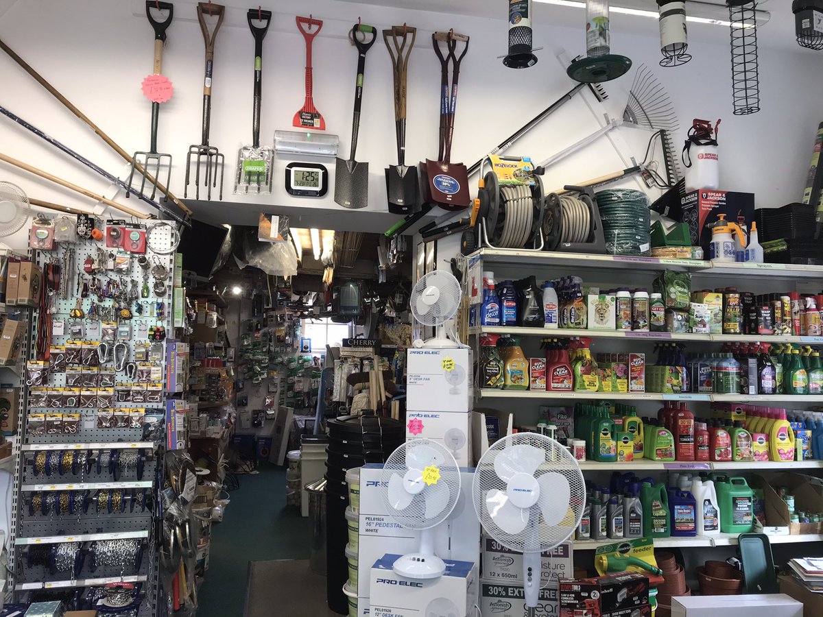 It’s not hidden exactly because they are local legends, with over 8000 product lines &amp; expert advice to match but Homeworks <a href="/VisitHelmsley/">VisitHelmsley</a> is one of #MyHiddenGems they’ve helped me with so much DIY, pet food &amp; accessories and gardening over the years, 100% high street heroes!