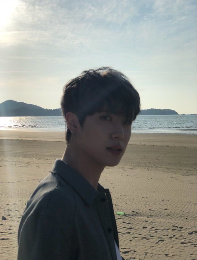 taspht's tweet photo. เธรดรวมทวีตคุณคิมซอกจิน #JIN #KimSeokjin https://t.co/2vOLu9kNHW