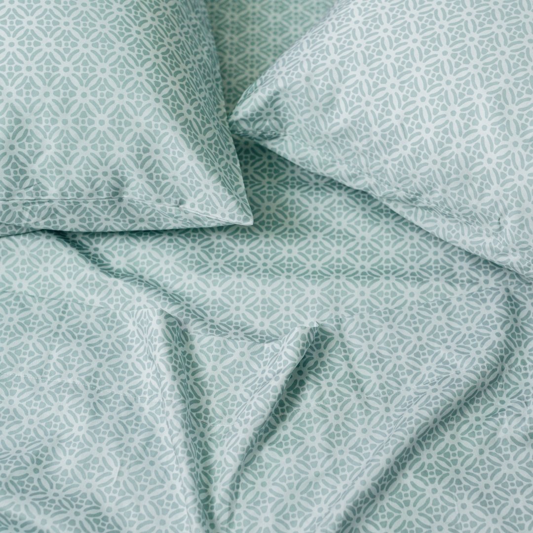 Stay #cozy and cool this summer with light sheets that get softer as you wash them ☀️

#momlife #mom #sustainable #sustainability #skincare #skincareroutine #organic #bathroomdesign #bathroomdecor #bath #vanity #womensfashion #mensfashion #bedding #blanket #foryou #vegan #bed