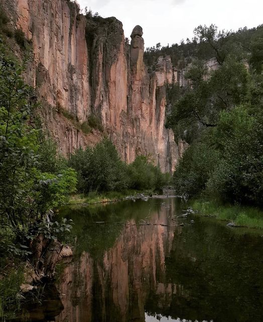 This Middle Fork Moment 💦 brought to you by 📸 @gila_backcountry_services #takeabreak #refreshing #gilanationalforest #newmexicolife #purenm #travelnm #beautifulnewmexico #nuevomexico #gramofenchantment #hikenm #wilderness_culture #mytinyatlas