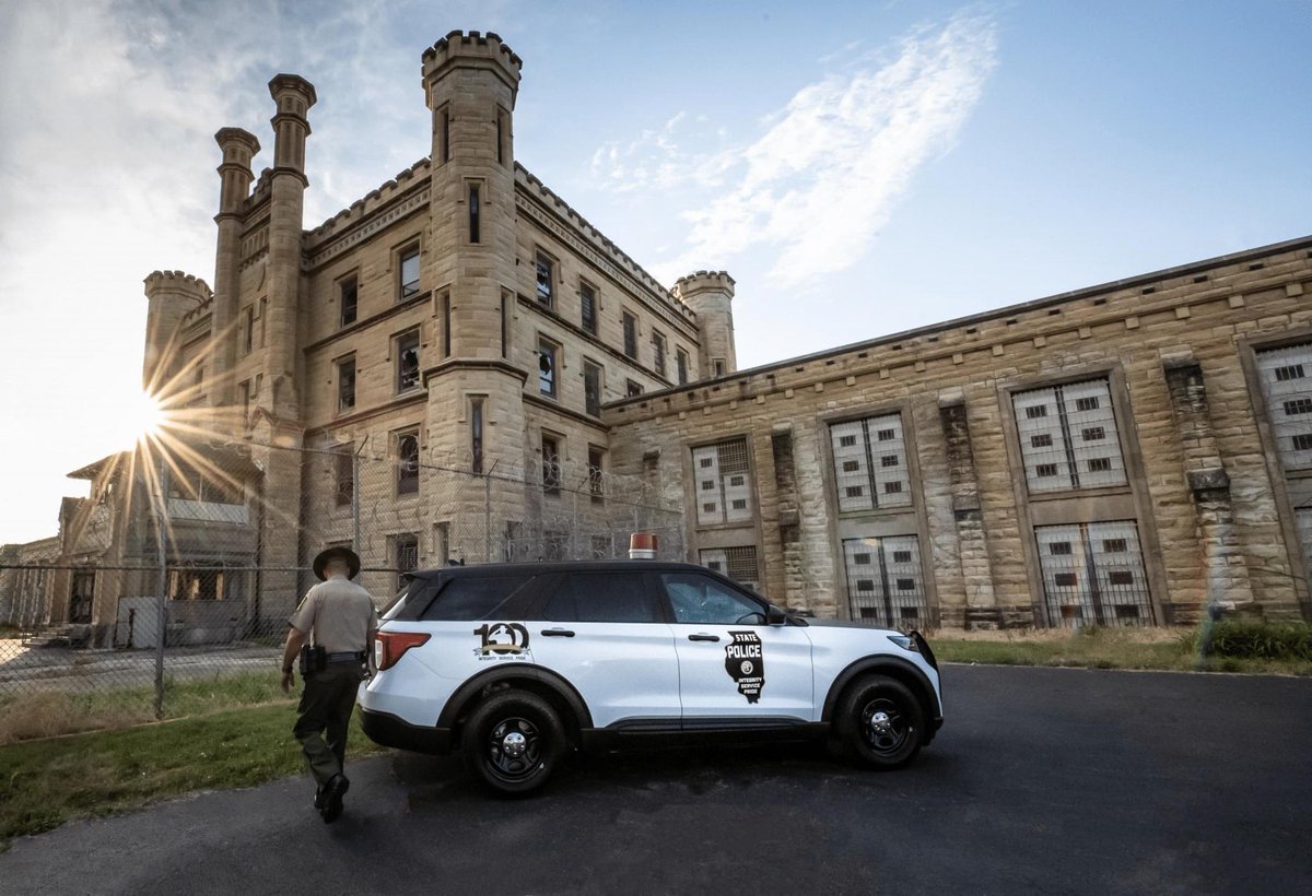 Illinois State Police Troop 4 tweet media