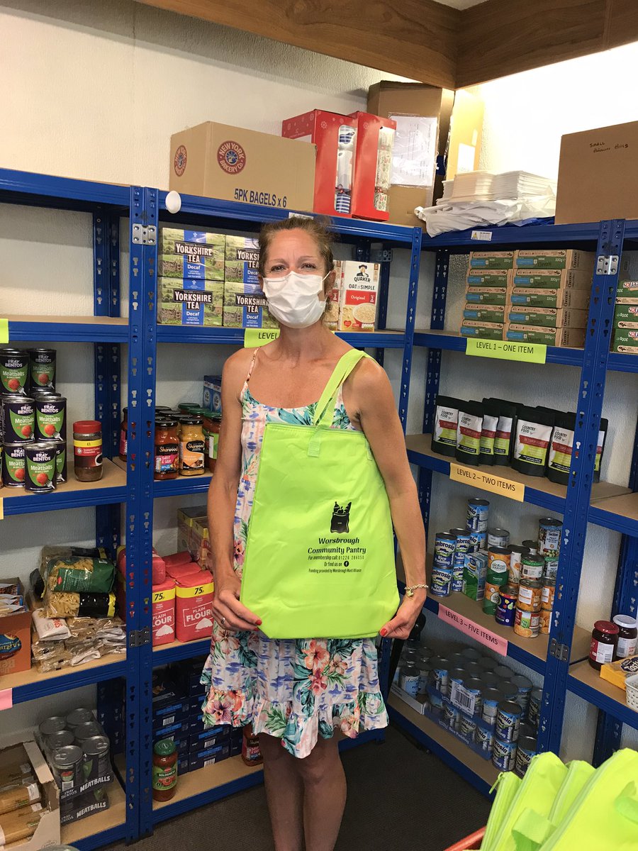 The cool bags and ice packs have landed just in time for the summer 😎
This means that members can now also take away frozen goods 🙌🏻 
Every member receives a free bag and ice pack. 
apply online by clicking on the link below👇🏻
surveys.barnsley.gov.uk/s/Pantry/