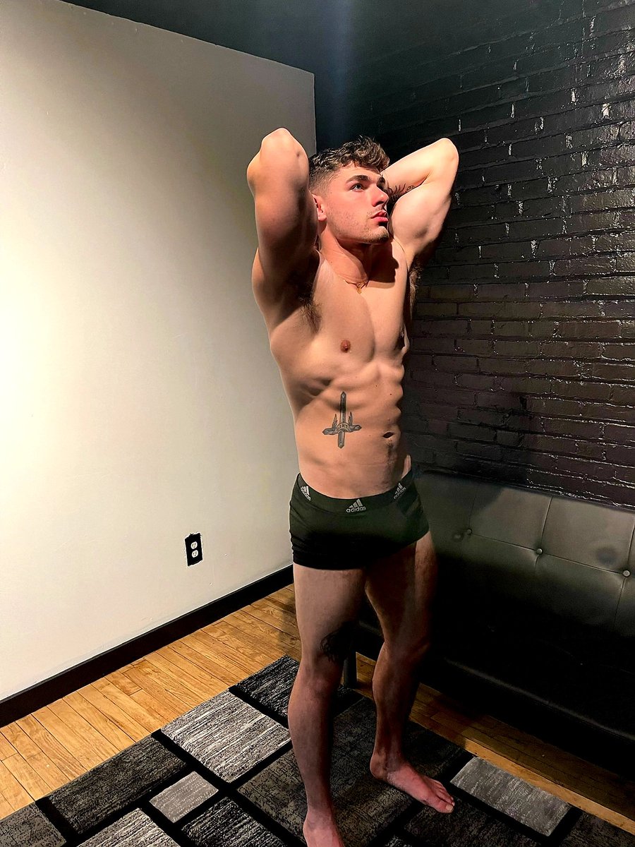 TopModels4U's tweet photo. Alex Conner
Twitter @alex_the_ruler
Pics submitted by Alex https://t.co/7hmqsnhhCE
