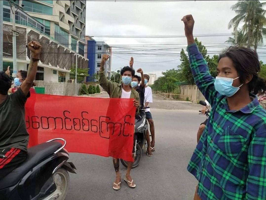kpken_neth's tweet photo. Famous Mya Taung Strike was seen on the streets of Mandalay again to overthrow Genocidal Military and Chanting “Never be allowed to rule”. JUNTA USES COVID AS WEAPONS  #July21Coup  #WhatsHappeningInMyanmar https://t.co/hdN09dJoWf