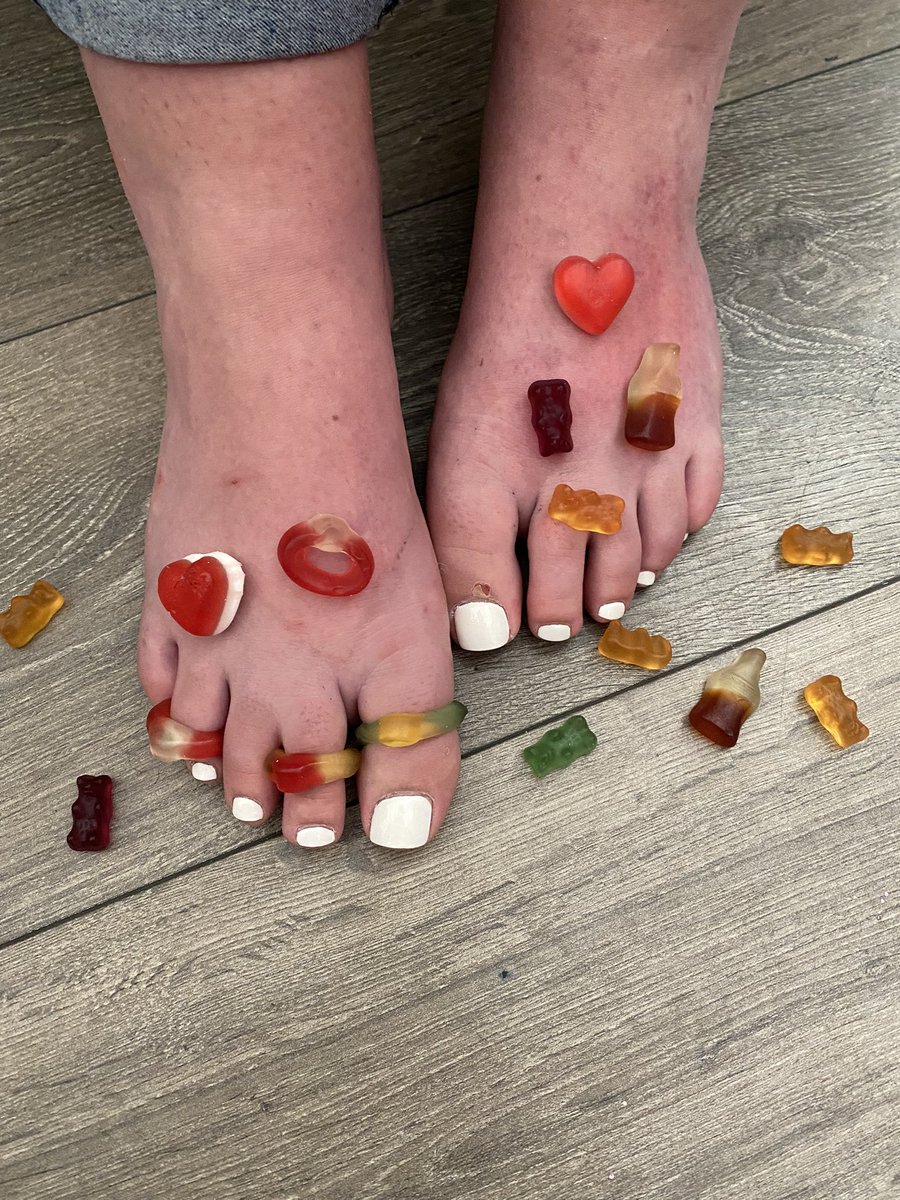 PrettyToesuk's tweet photo. Who’s hungry?…

@user420240 @LoveThoseFeet_ @feetporn16 @Feet1100_ @Feet_addict34 @Maturefootlover @RTLoveFeet @NLSolesexpert @RT4feet @Feet_per_Second @madame_rouge_ #footfetısh #feetfreak #feet #feetworshi̇p https://t.co/xFtE1Ndr0s