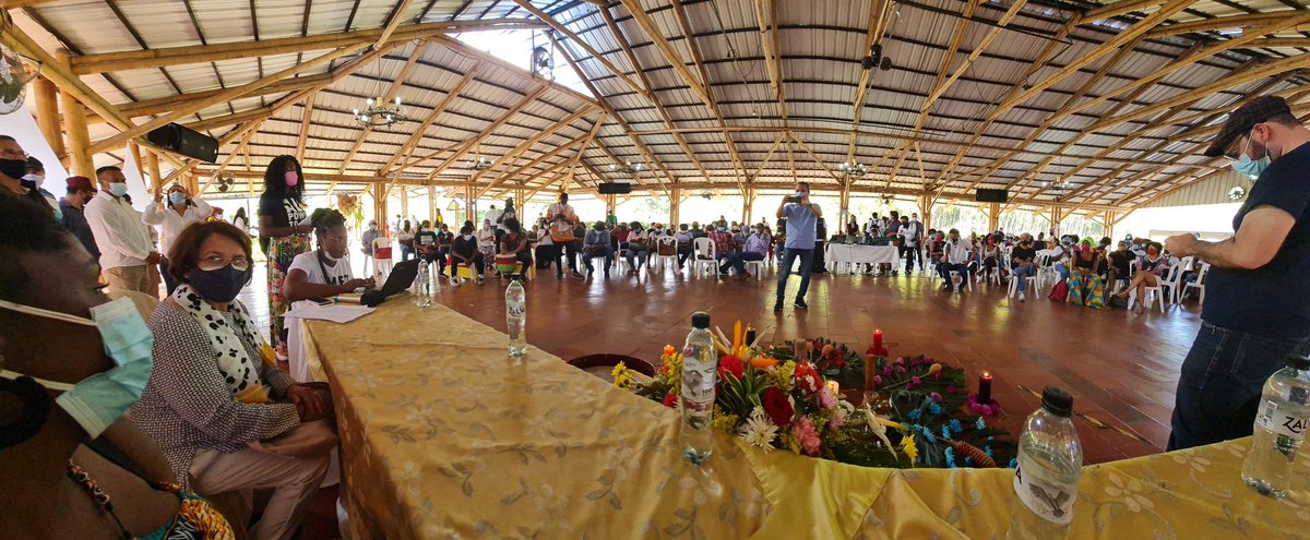 Con dirigentes del pueblo negro de Colombia en el lanzamiento de la precandidatura presidencial de Francia Márquez Mina, quien se adhiere a la consulta del Pacto Histórico.

Santander de Quilichao, Cauca.