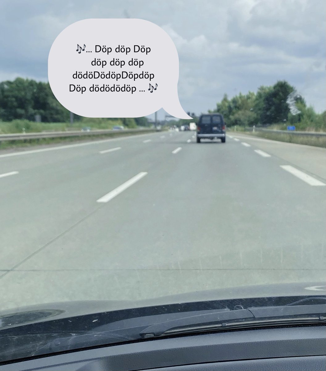 EarlRaspberry's tweet image. Da ist man auf der Autobahn unterwegs und denkt an nichts Böses…