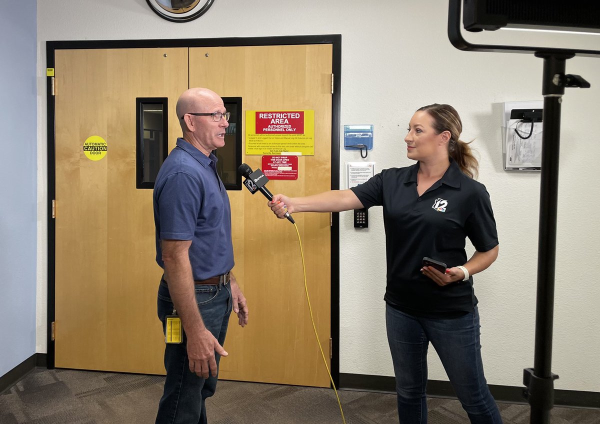 How is power restored after monsoon and storm-related outages? @SRPconnect’s command center works 24/7 to dispatch crews, troubleshoot damage and keep customers in power. @12News & @JenWahl12News got an inside look at what the team responds to in AZ summer. Story at 12 and 4!