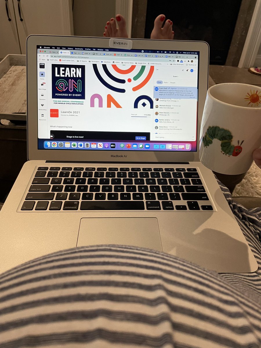 StephanieEdTech's tweet image. I’ve got my swollen feet up, baby bumping, and ready to get my #LearnOn this morning! @EVERFIK12