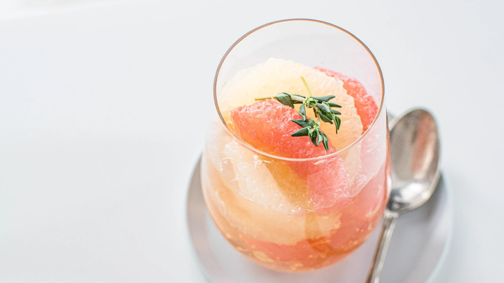 ジュースにゼラチンを溶かして冷やすだけ！お家で作れるパックそのままゼリーがおすすめ！