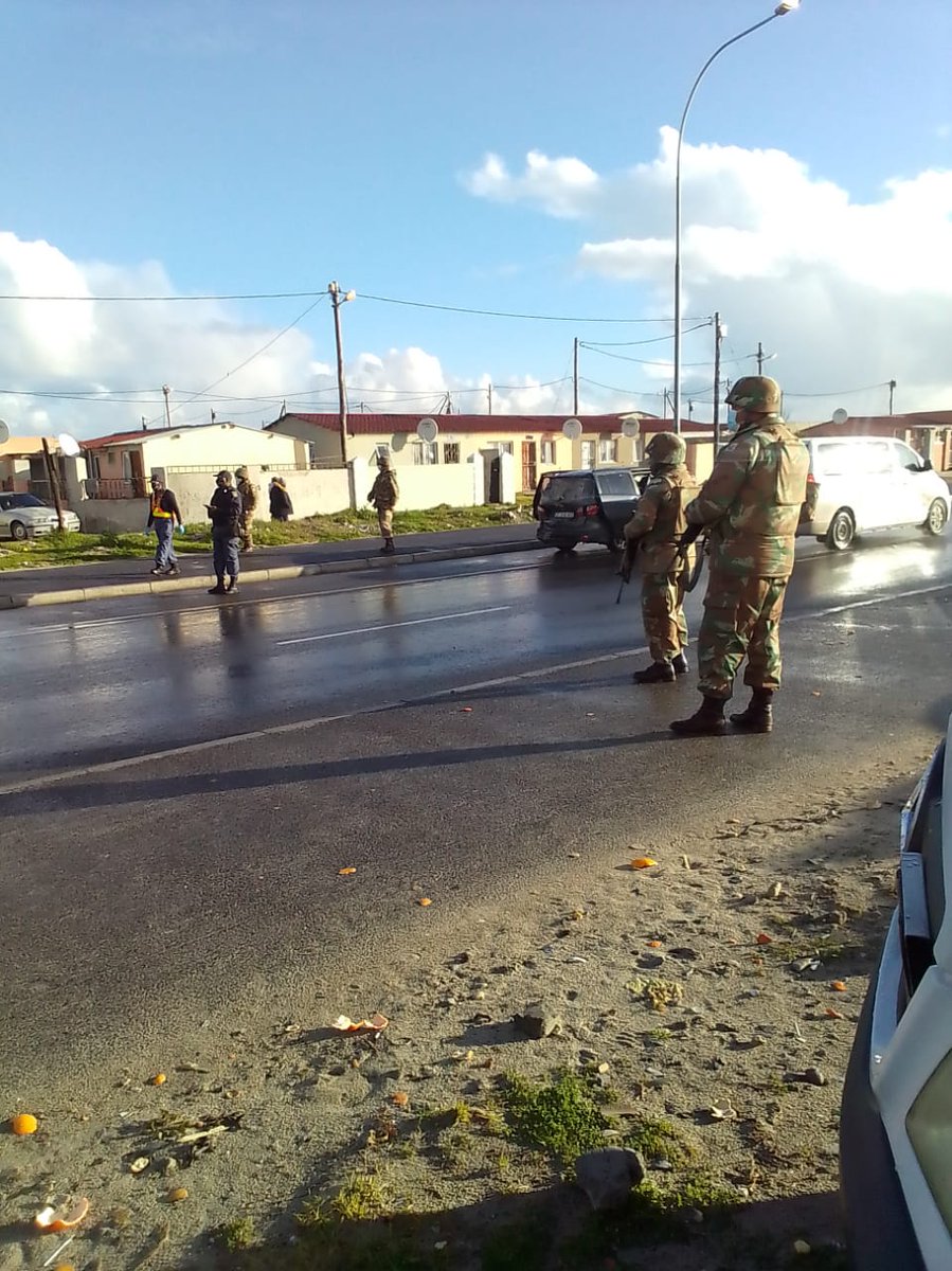 SANDF_ZA's tweet photo. Members of the Cape Town Highlanders deployed on 20 July 2021 to Nyanga, Khayelitsha, Samora Machel and held Vehicle Check Points in Delft in support of the #SAPS in curbing the ongoing Taxi violence in the Western Cape.

#SANDF
#JointOperationsDivision
#JointOpsWesternCape https://t.co/3efrnNw8Eb