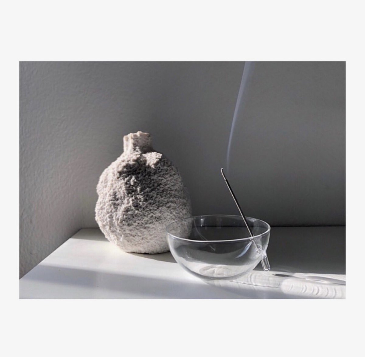 Hunt_Store's tweet photo. Hunt Tokyoにて販売中
clear b incense burner S
理科の実験でフラスコなどに使われるポロシリケイトガラスを使用
予約受付中🌱
#HuntTokyo #お香立て #お香 #お香たて #香炉 #花瓶 #clearb #ガラス #香り #スピリチュアル #在宅 #占い #ヨガ #癒し #インテリア https://t.co/AsZC2nCzIB