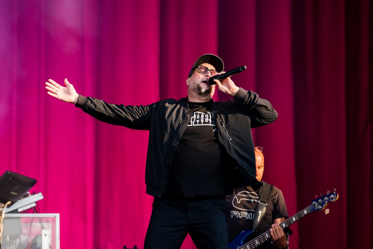 wiaktuell's tweet photo. #DieFantastischenVier feierten beim #StrandkorbOpenAir in der #WiesbadenerBritaArena eine sommerliche #Party mit einer Mega #LiveShow und einem total begeisterten #Publikum.
Zwei #Fotostrecke von dem Konzert gibt es bei https://t.co/ySAqQIWlhF https://t.co/aFEBEImkCA