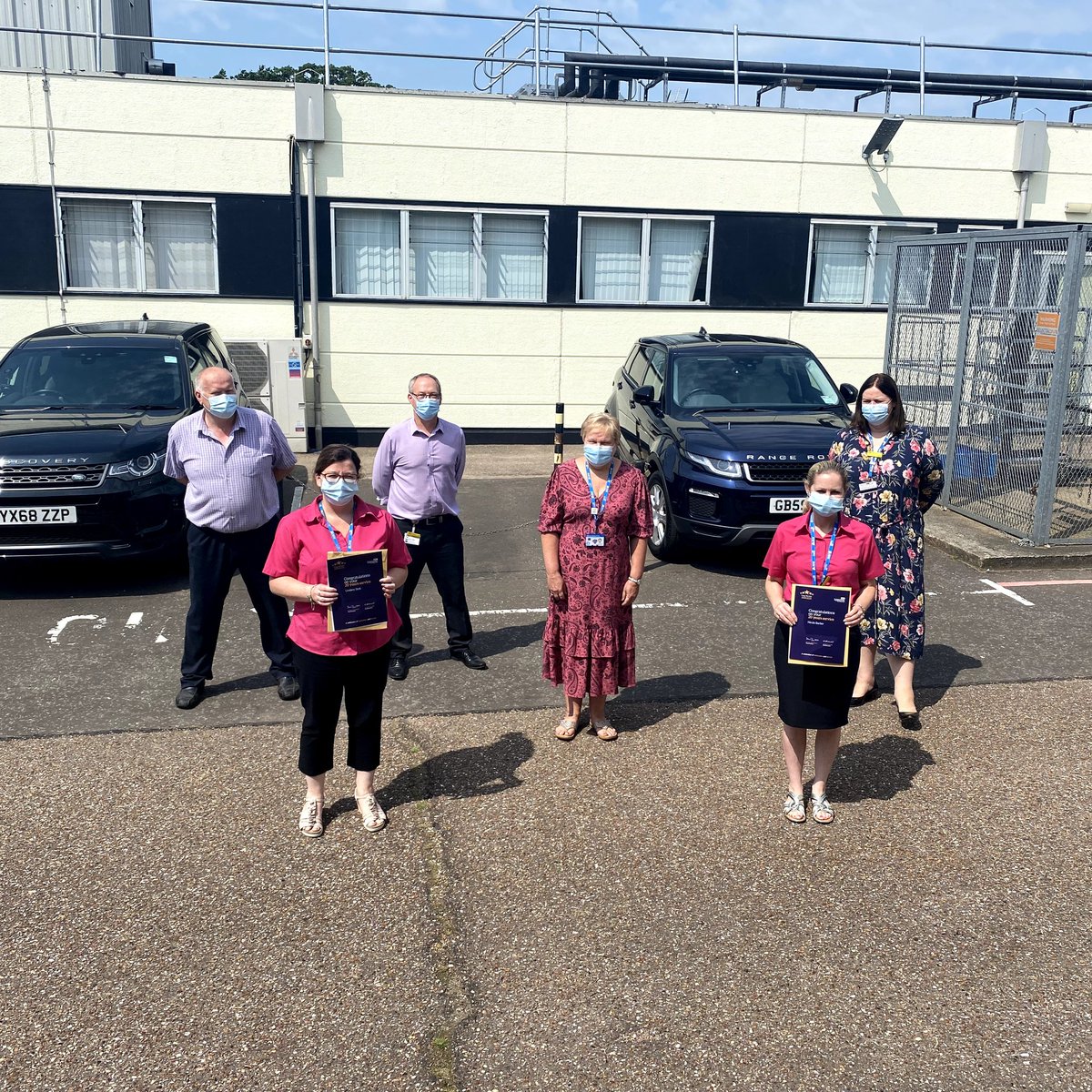 Congratulation to Lindsey and Nicky receiving their 20 years service award .Thanking them both for all the hard  work and dedication they have given <a href="/HotelServices6/">Team QEH Hotel Services</a>  <a href="/AngelaHircock/">Angela Hircock</a> <a href="/nicholajhunter/">Nichola Hunter 💙</a> @TeamQEHStaff  @CShawQEH  <a href="/StewartNimmo1/">Stewart Nimmo</a> 👏