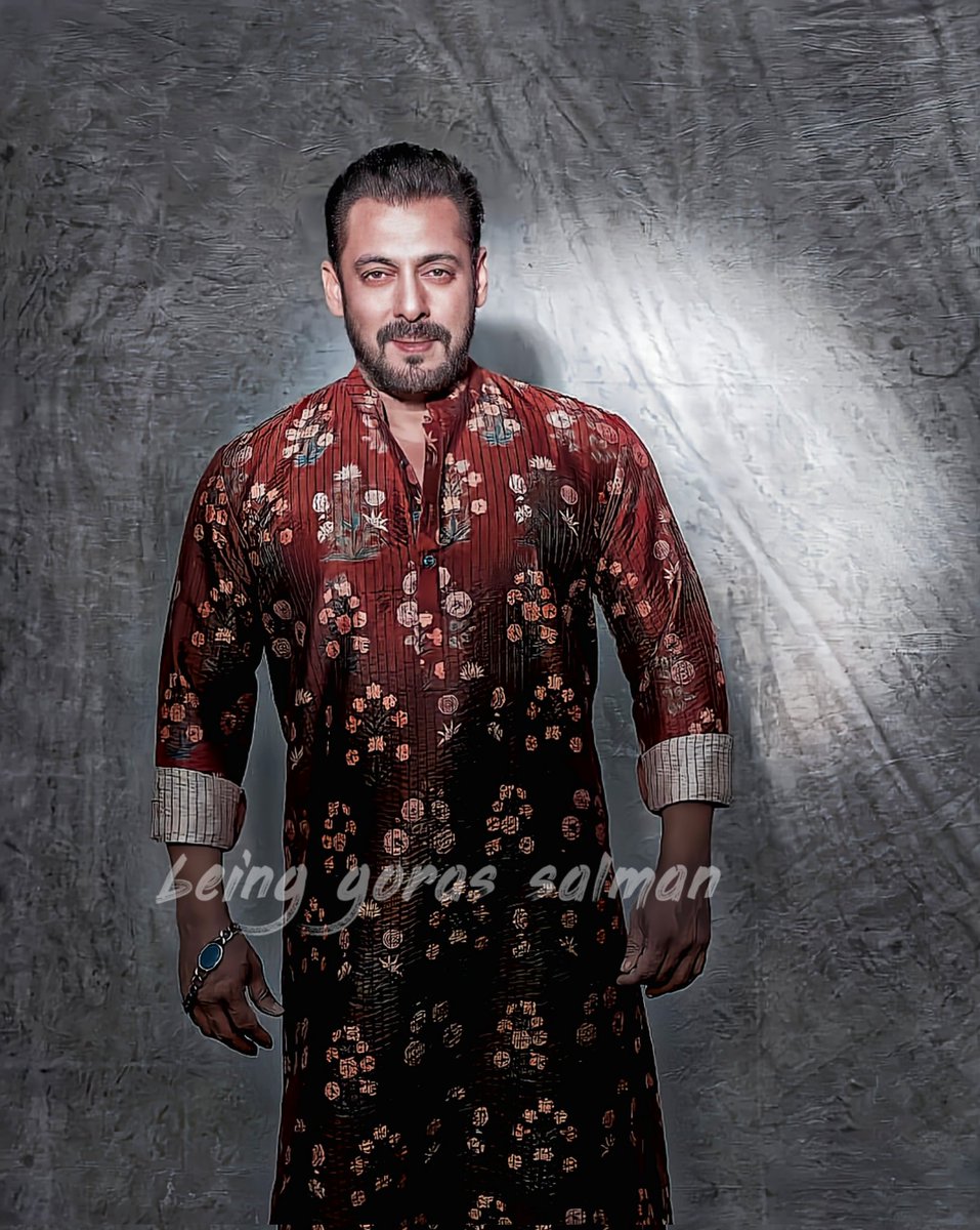 SK_SRK_FC_UK's tweet photo. @BeingSalmanKhan @arbaazSkhan Let the #EidAdhaMubarak celebrate with #SalmanKhan
Bhaijan 👍 and don't forget watching this video. ♥️
#beinggoras #EidAlAdha https://t.co/vp7agZ3c6b