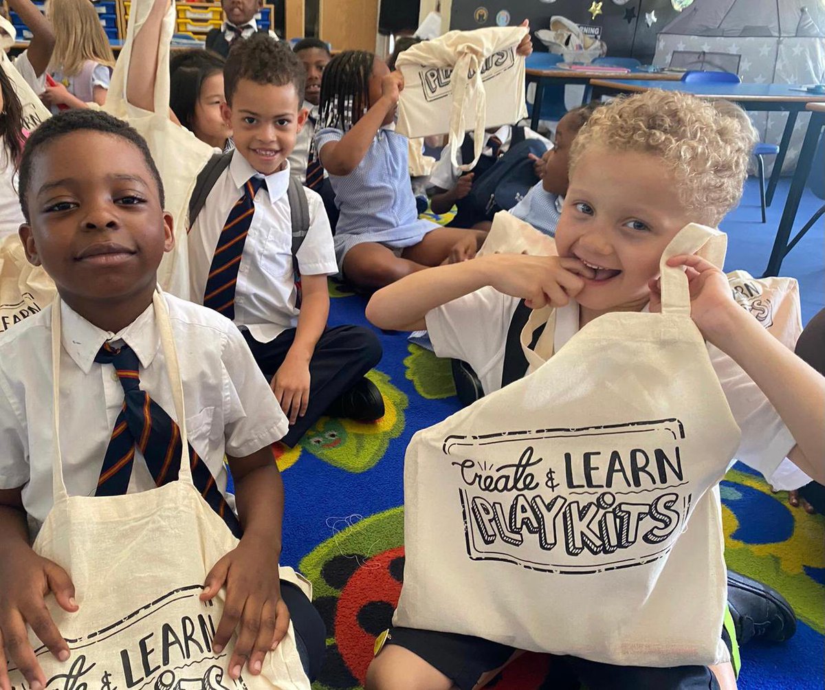 9ElmsArtsRev's tweet photo. Thank you to one of our wonderful #nineelms schools @stgeorgeprimary for these joyful pics of a few of the 4,000 happy #createandlearnplaykits recipients
@battersea_arts @CEP_Wandsworth @RCA @nationaltrust @RoehamptonRocks @AgoraArtsCircle @SouthwarkCofE https://t.co/vg0jjwvQQy